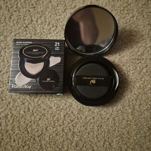 Farm Stay Black Snail & Peptides Cushion Foundation - 21 Light Beige